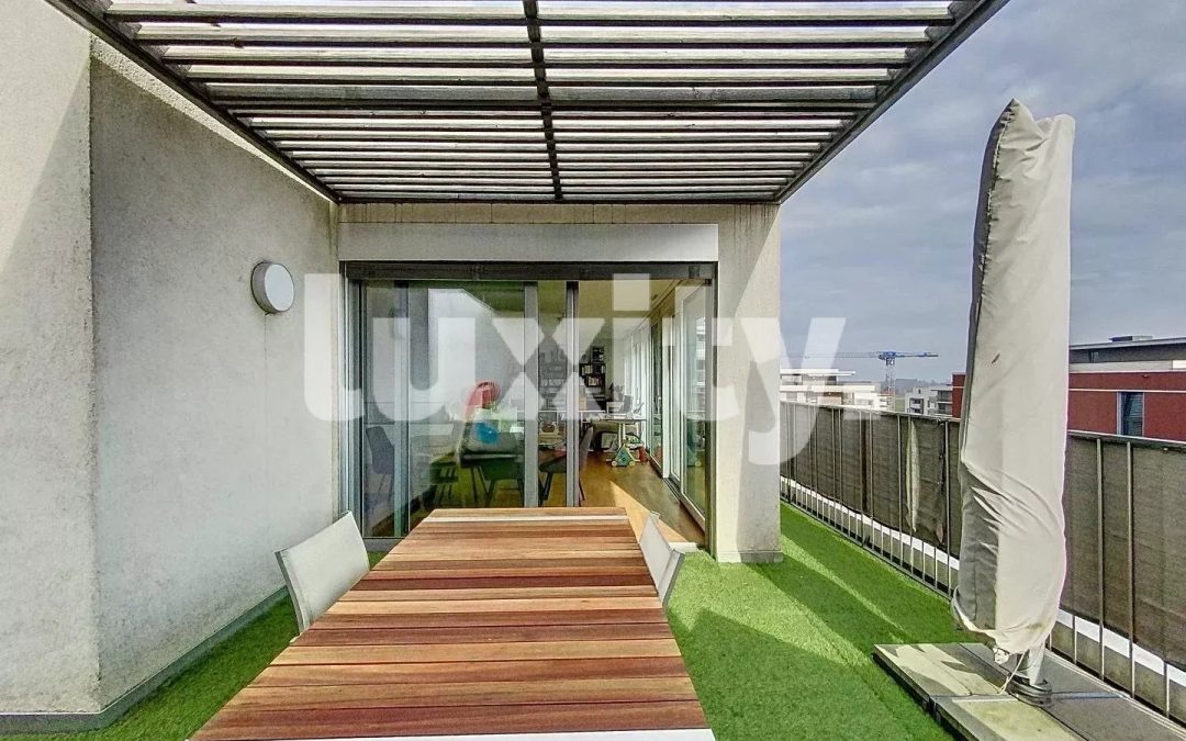 Superbe appartement en Attique dans un quartier piéton.
