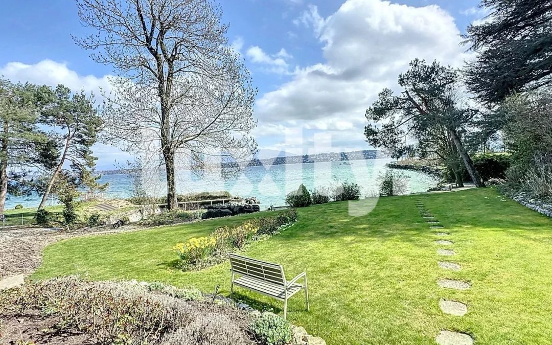 Propriété d’Exception en Bord de Lac avec Ponton Privé