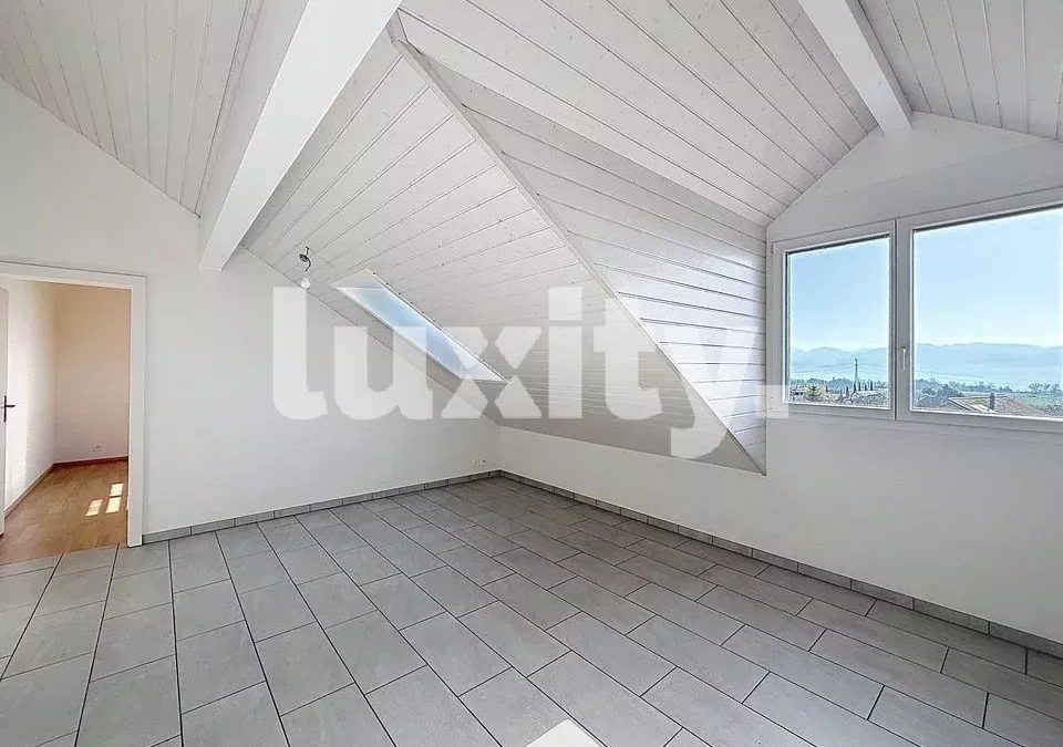 Appartement au dernier étage à Gilly, avec magnifique vue  lac