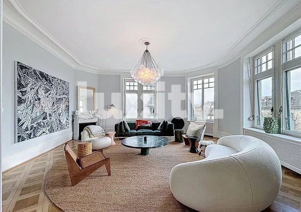 Appartement Haussmannien d’Exception – Élégance & Volumes Rares