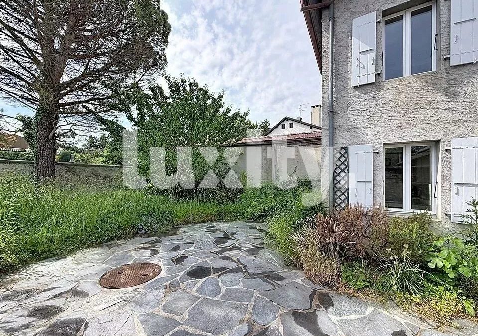 Authentique maison de village aux volumes généreux à Corsier CHF 2’250’000.–