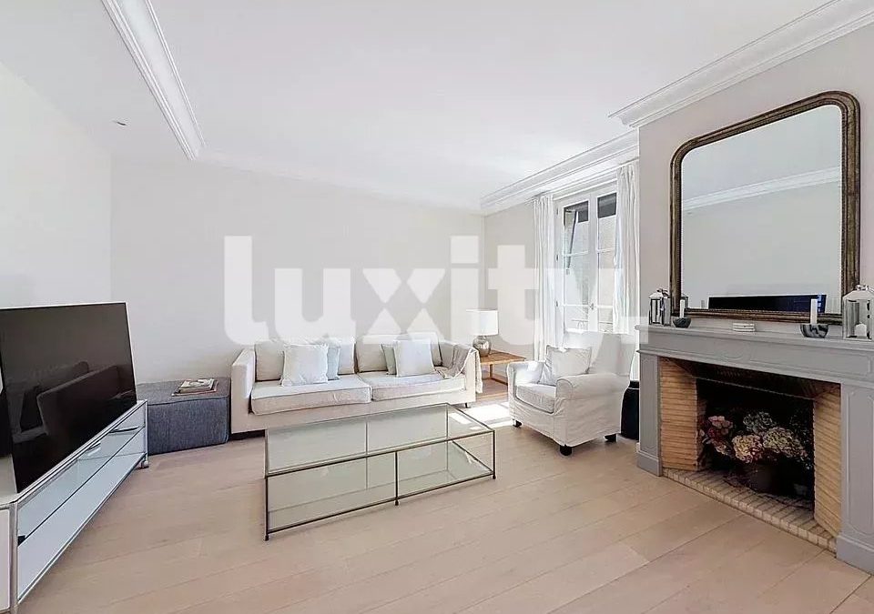 APPARTEMENT MEUBLÉ À DEUX PAS DU VIEUX CAROUGE