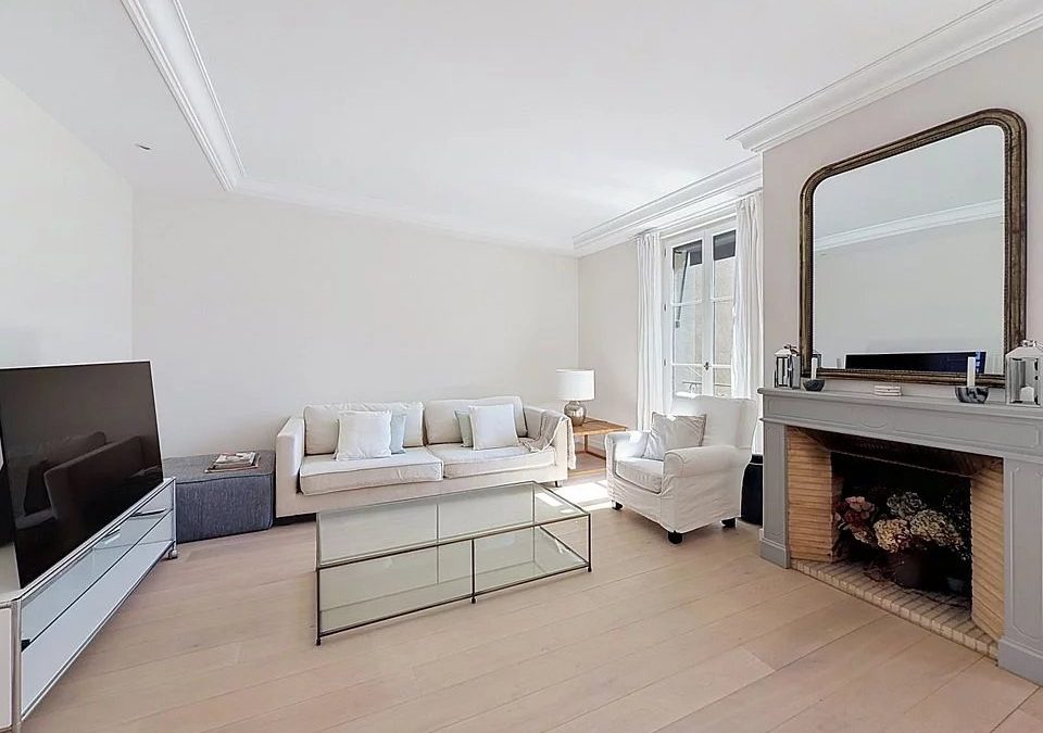 APPARTEMENT MEUBLÉ À DEUX PAS DU VIEUX CAROUGE